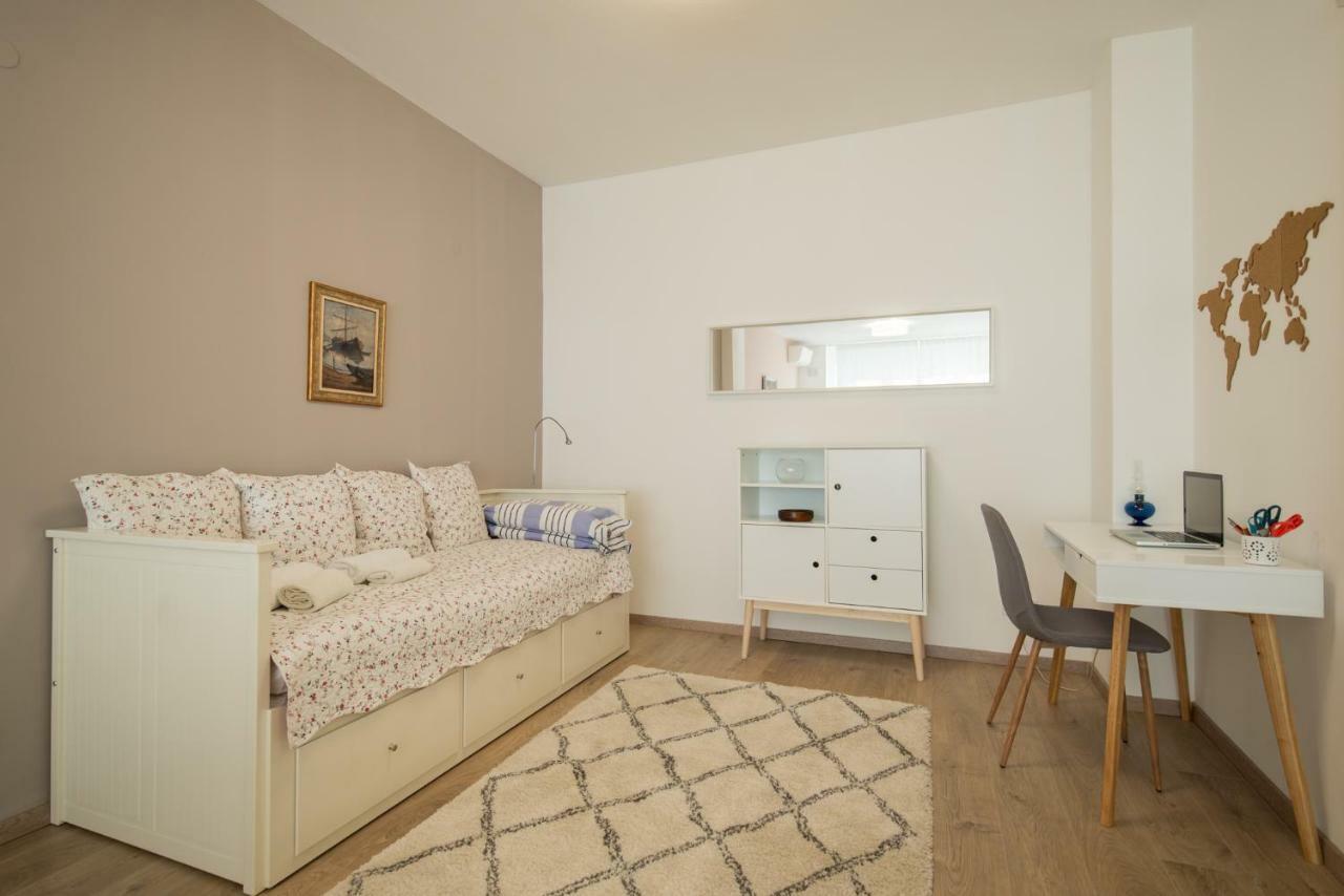 Chic And Spacious Apartment In Central Sofia - Patriarh Evtimiy By Flat Mаnager Eksteriør bilde